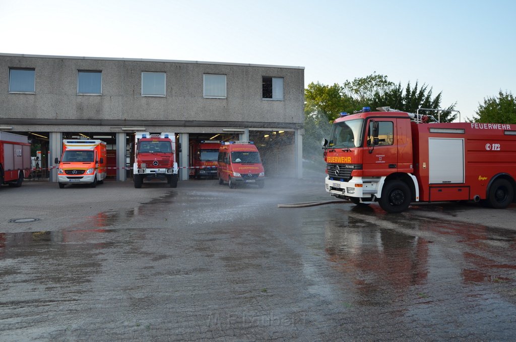 Einsatz BF Koeln Klimaanlage Reisebus defekt A 3 Rich Koeln hoehe Leverkusen P177.JPG